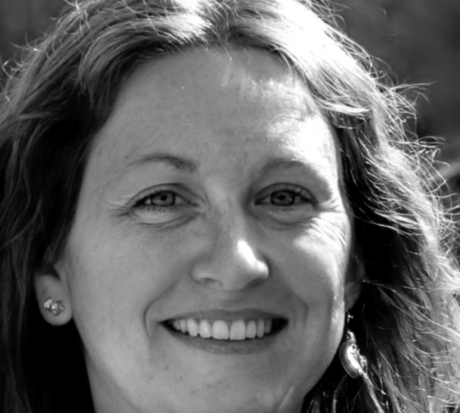 Prof. Anna Schmidt, Investitionsberaterin